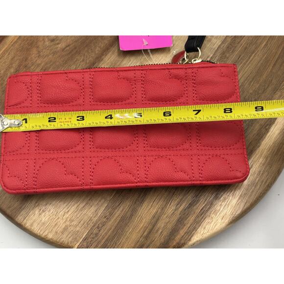 Betsey Johnson Wristlet Wallet Heart Quilted Zip Strap Floral Black Red Gold - Picture 8 of 13